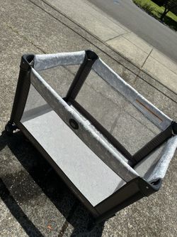 Graco pack n’ play pen