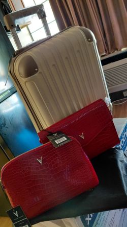 Luggage & 2 Vanessa William purses W/ Jewelry set