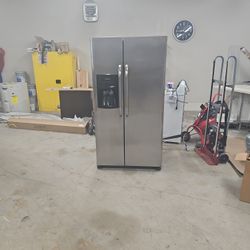 Frigidaire Side By Side Refrigerator 