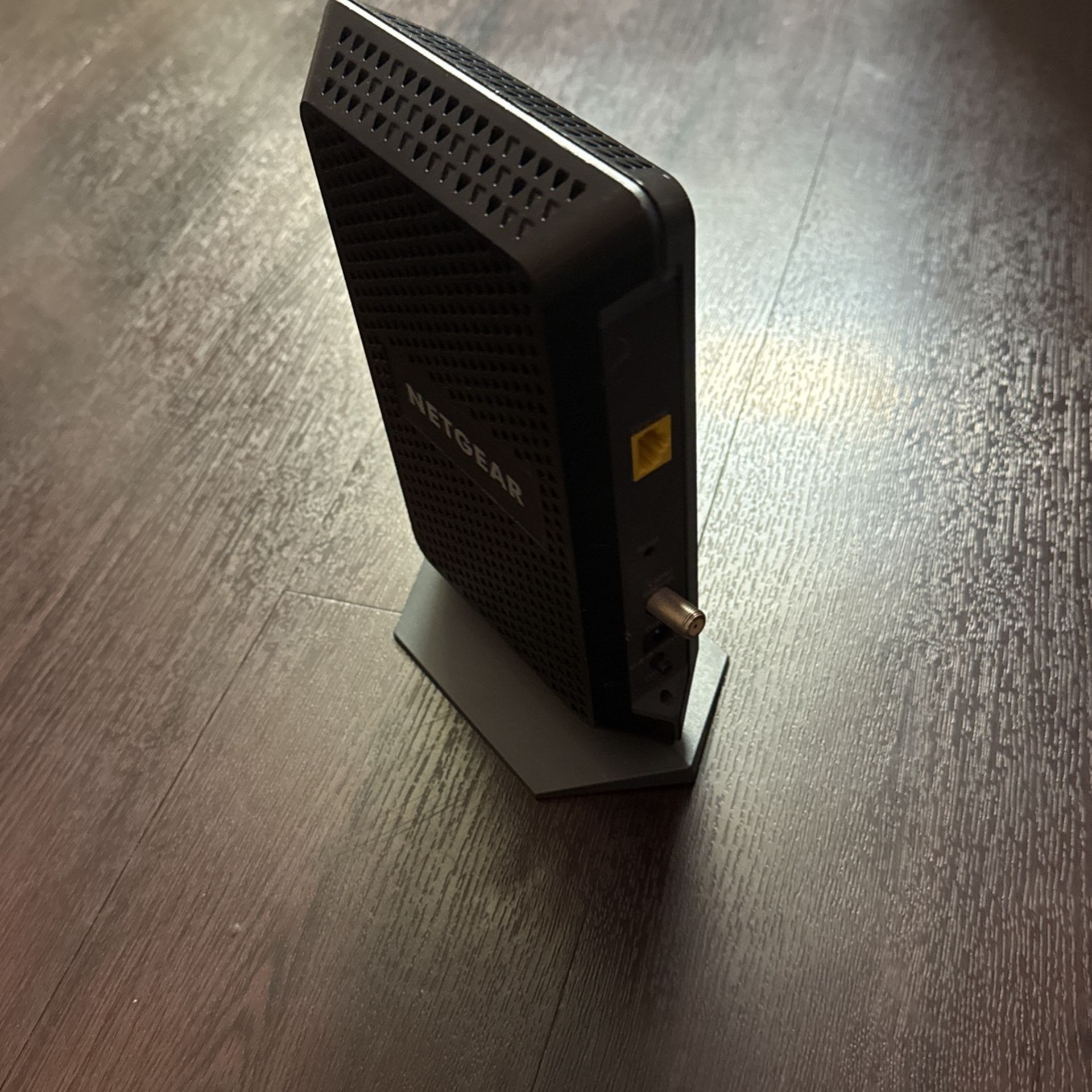 NETGEAR Cable Modem CM600 - Compatible With All Cable Providers Including Xfinity by Comcast, Spectrum, Cox | For Cable Plans Up to 960 Mbps | DOCSIS