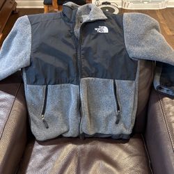 Boys Large North Face Fleece Javket