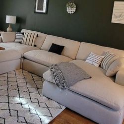 OM• $38 Initial • Brand New// 3 Piece Plush Couch/ Sectional 