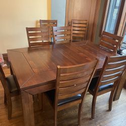 Mahogany Wooden Extendable Table With 8 Chairs