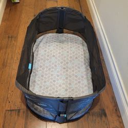 Munchkin Brica Fold N' Go Travel Bassinet