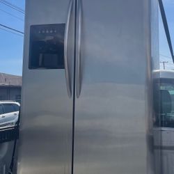 Frigidaire Side By Side Refrigerator 
