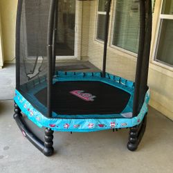 Trampoline 