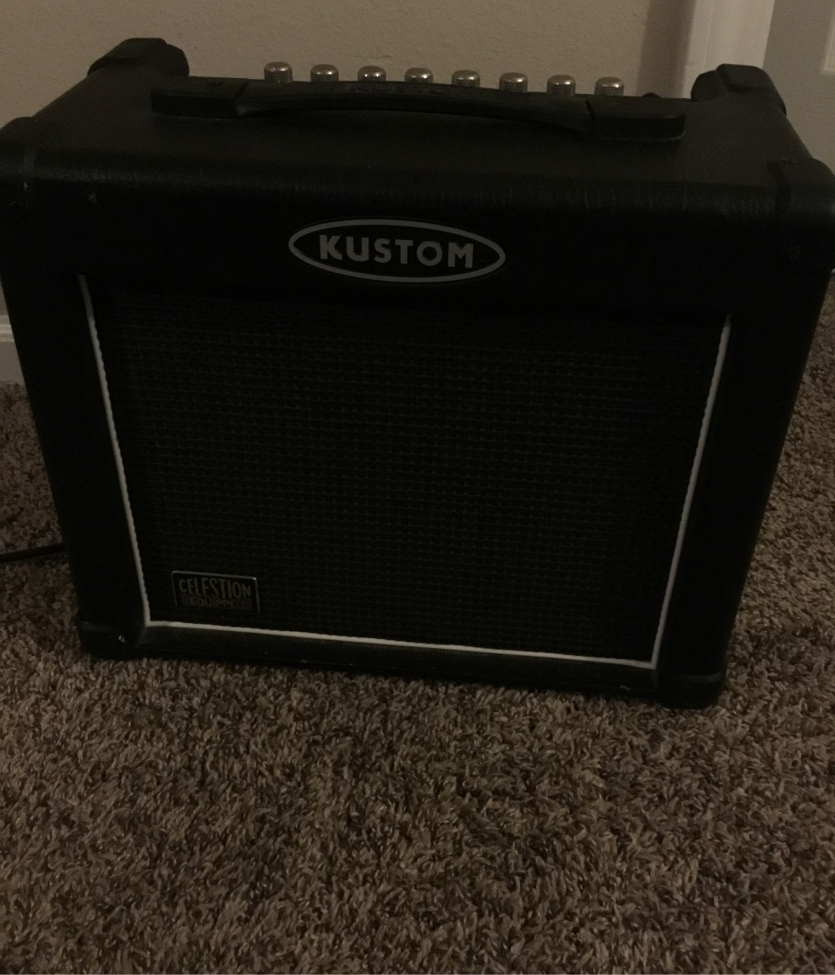 KUSTOM ARROW 16 DFX CELESTION EQUIPPED