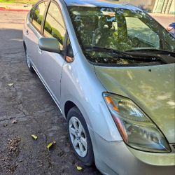 2005 Toyota Prius hybrid 