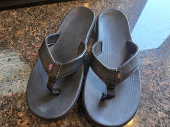 Nike Bella Kai Flip Flop Size 8