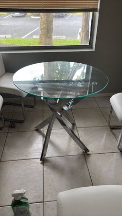 31.5’ Round Glass Dining Table - FREE 4 CHAIRS