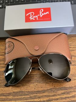 RAY BAN AVIATORS 58mm. GUNMETAL FRAME WITH GREEN G-15 LENSES. BRAND NEW. 