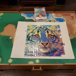 multi purpose train table with 1000 pieces of train accessories.not free