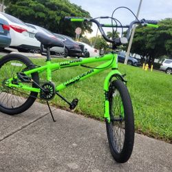 Kent Bicycle 20 IN Madd Gear Freestyle BMX 