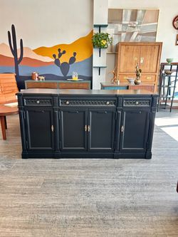 Black Buffet / Sideboard / Tv Stand / Entertainment Center