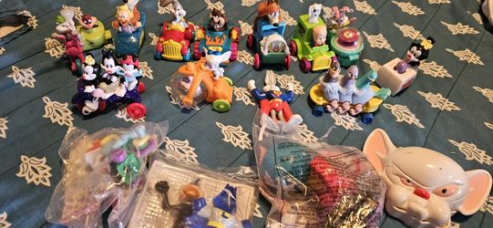 16 Vintage 90's Tiny Toons & Animaniacs Kids Meal Toys 