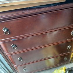Dresser 