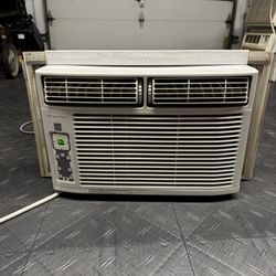 8000 BTU Air Conditioner 
