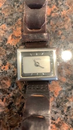 Used nice Fossil watch BG-1064 need batteri