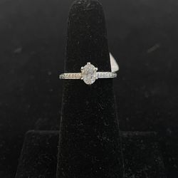 Engagement Style Ring 18k 