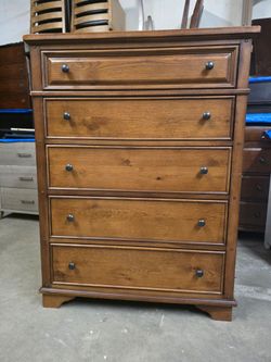 Modern Farmhouse Style Wood 5 Drawer Tallboy Dresser