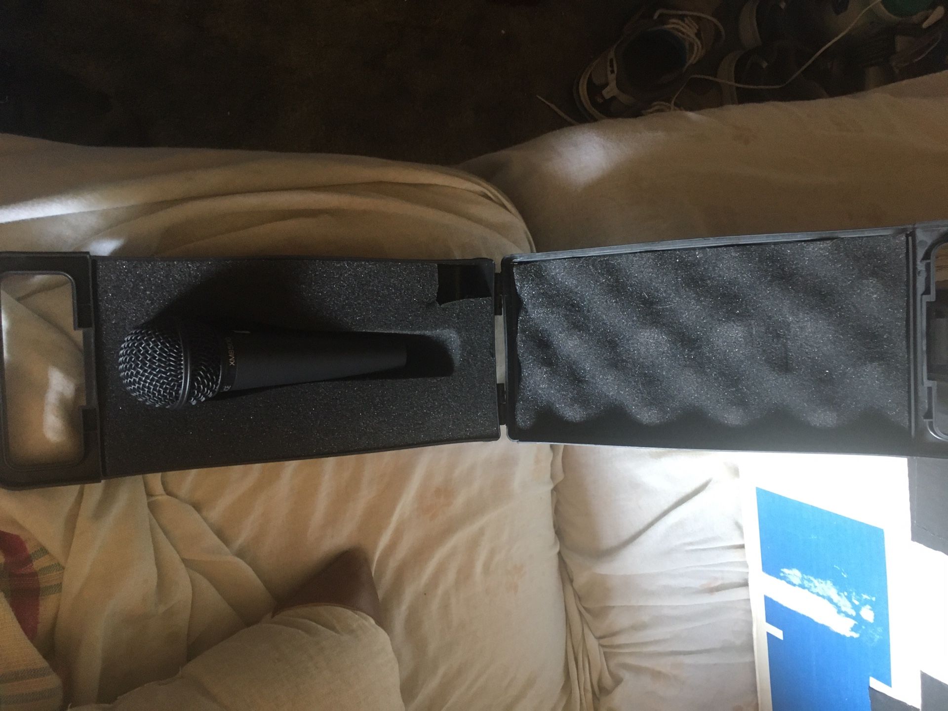 Professional studio microphone Behring ear Ultra XM8500 Only $50 firm in case
