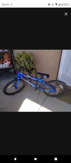 Huffy 50509 20-Inch Rock It Boys Bike, Royal Blue G