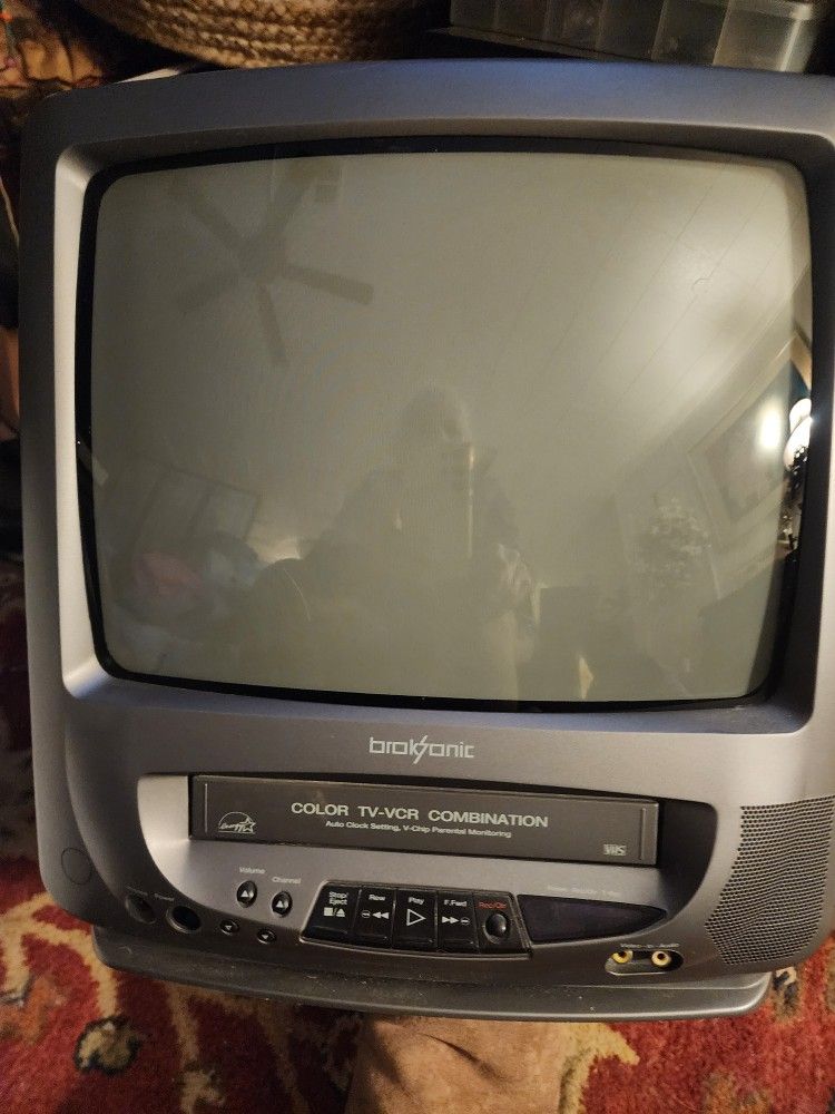 TV VCR Combination 13-in