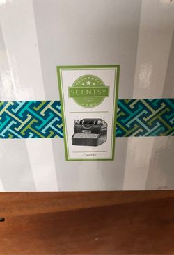 New in box Scentsy typewriter warmer