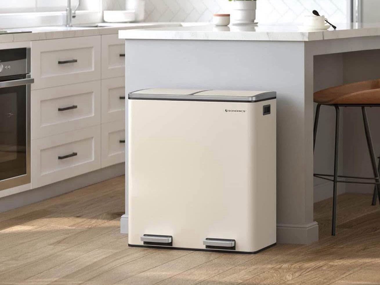 Trash Can, 2 x 8 Gallon (2 x 30 L) Garbage Can for Kitchen, with 15 Trash Bags, 2 Compartments, Plastic Inner Buckets and Hinged Lids, Air