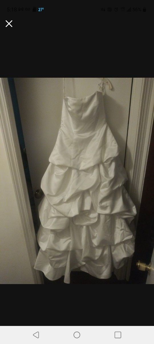 David's Bridal size 8 wedding dress