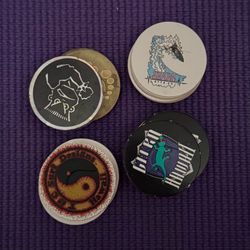 Lot Of 44 Pogs Bad Boy Club Slammer Gecko Hawaii HIC Hang Ten Dragon Samurai