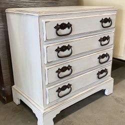 Ethan Allen Distressed White 4-Drawer Small Side Table