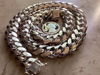 AMAZING NEW HEAVY SILVER CHAIN 300 GRAMS STYLE CUBAN 23 INCHES,,, 11 mm,,