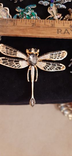 Large dragonfly brooch pin