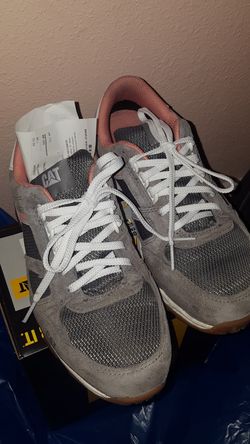 Woman's steel toe shoe