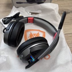 Wireless & Bluetooth Headset with Mic. Lightweight & RGB Lighting.