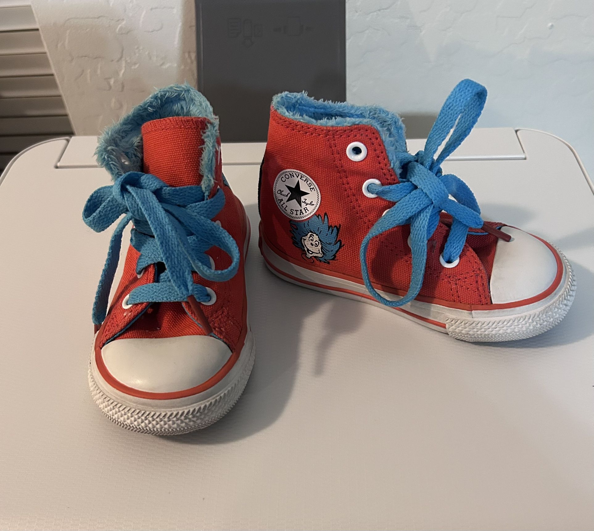 Converse Thing 1 Thing 2