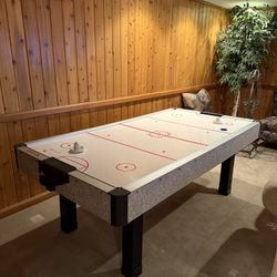 Air Hockey Table