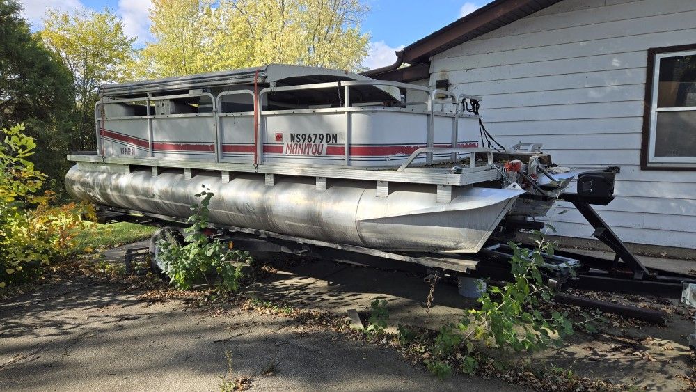18 Ft Pontoon