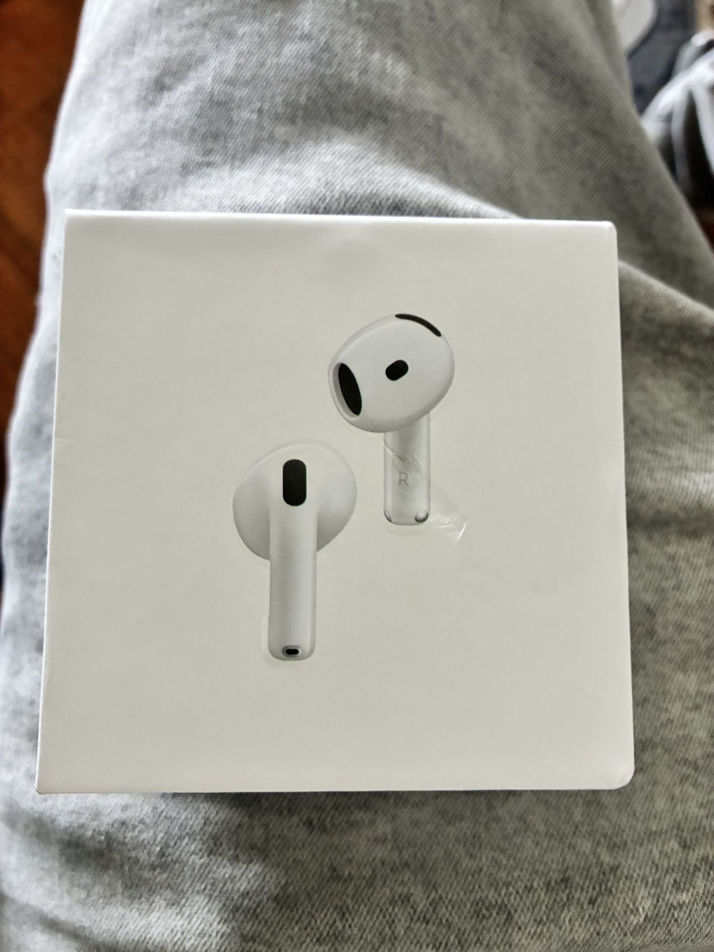 AirPods 4