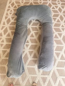 Pregnancy pillow gray.