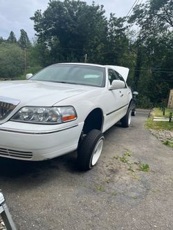 2005 Lincoln Town Car