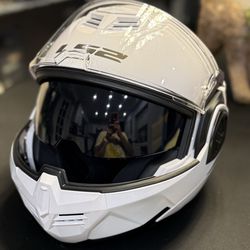 LS2  Advant Helmet