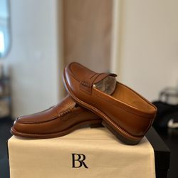 NEW Women’s Banana Republic Brown Penny Loafer 