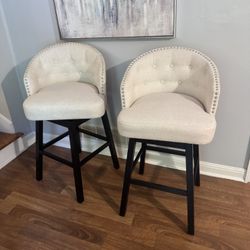 2 Stools 