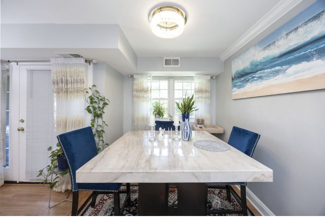 Marble Dining Table With Four Chairs Very Good Condition