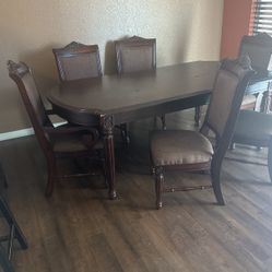 Mahogany Table With 6 Chairs 