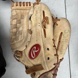 Rawlings Baseball Glove