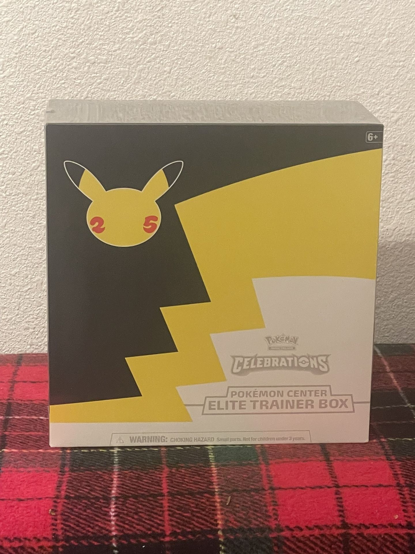 Pokémon 25th Anniversary Celebrations Pokémon Center Elite Trainer Box