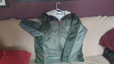 Men's Eddie Bauer rain jacket